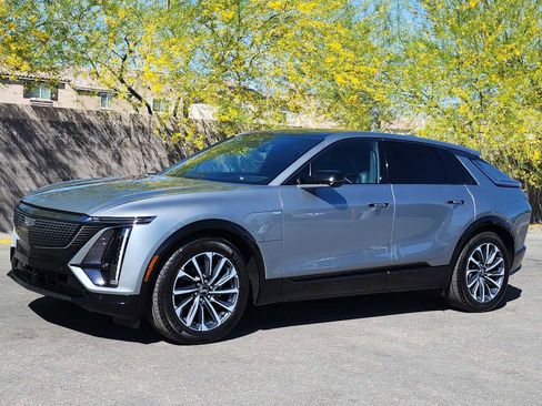 Used 2024 Cadillac Lyriq Sport image 5