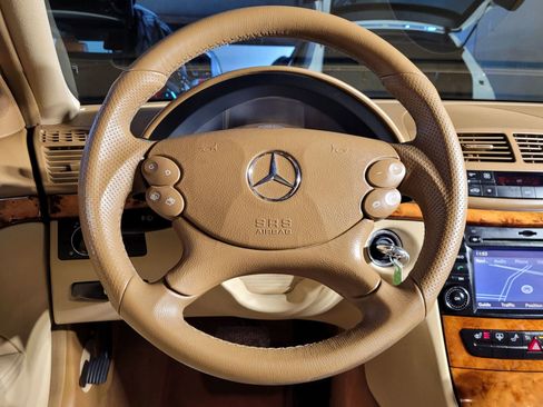 Used 2009 Mercedes-Benz E 350 E 350 Sedan 4D image 23