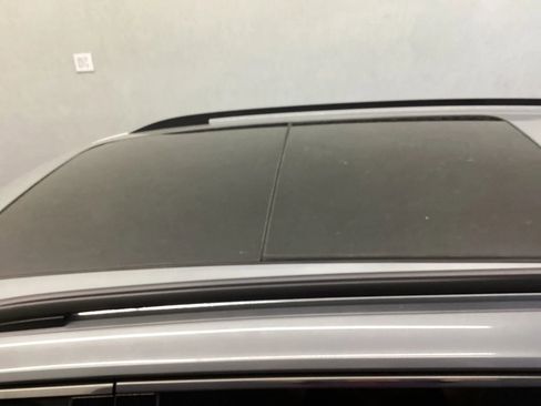 Used 2019 Volkswagen Tiguan SE AWD/4WD image 6