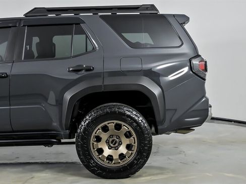 Used 2025 Toyota 4Runner Trailhunter AWD/4WD image 9