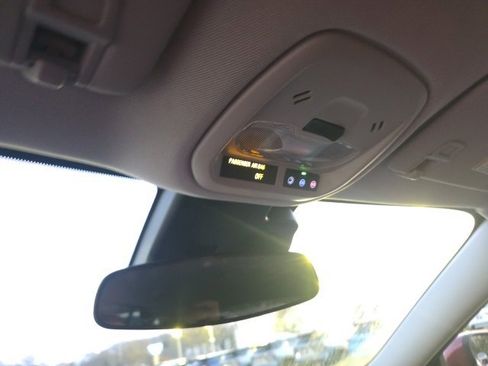 Used 2025 Chevrolet Trax LT image 21