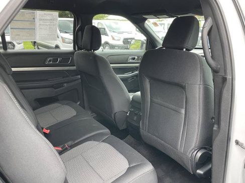 Certified 2018 Ford Explorer XLT FWD image 26