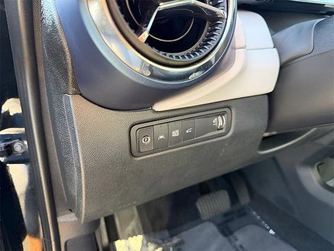 Used 2025 Chevrolet Equinox EV LT image 25