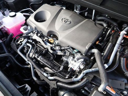 New 2026 Toyota Highlander Platinum image 31