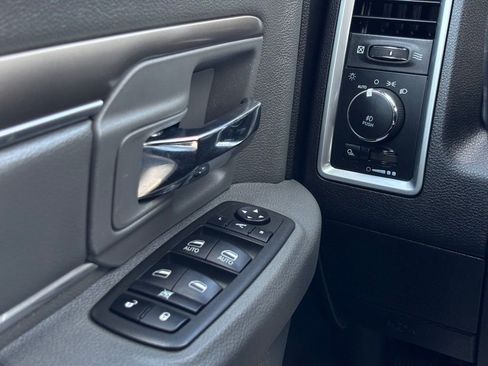 Used 2018 RAM 2500 Big Horn image 31