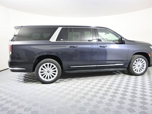 Used 2024 Cadillac Escalade ESV Luxury w/ LPO, Floor Liner Package AWD/4WD image 7