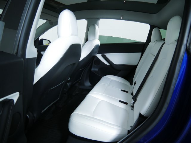 Used 2021 Tesla Model Y Long Range AWD/4WD image 18