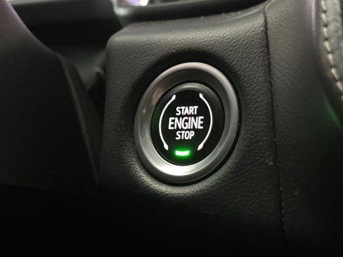 Used 2021 GMC Yukon XL SLT w/ Rear Media and Nav Package AWD/4WD image 21