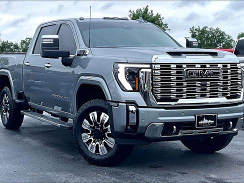 Used 2025 GMC Sierra 3500 Denali w/ Denali Reserve Package AWD/4WD image 38