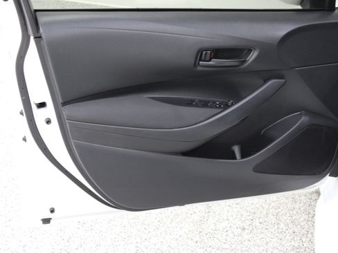 Used 2023 Toyota Corolla LE FWD image 12