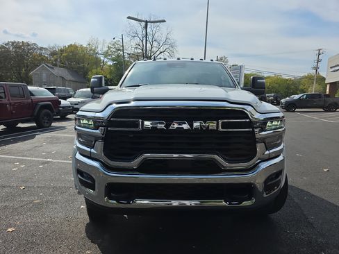 New 2026 RAM 5500 4x4 Regular Cab image 15