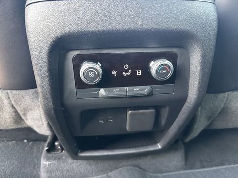 Used 2024 GMC Acadia Elevation image 52