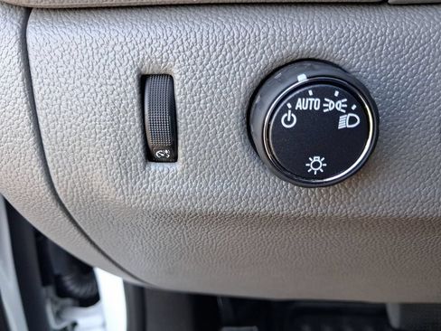 Used 2018 GMC Canyon 4x4 Extended Cab w/ Convenience Package image 17