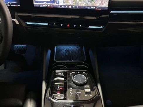 Used 2025 BMW 530i xDrive image 35