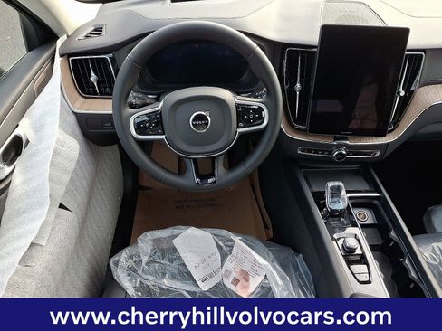 New 2026 Volvo XC60 B5 Ultra w/ Protection Package Premier image 8
