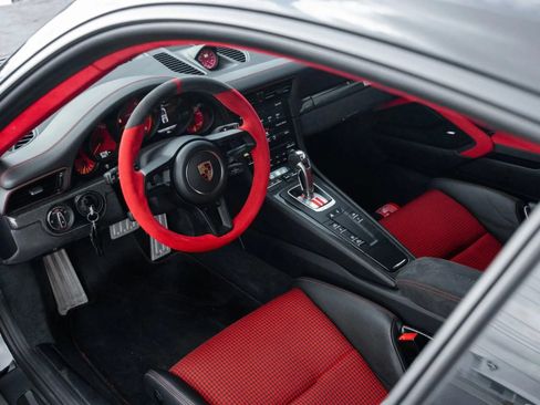 Used 2018 Porsche 911 GT2 RS RWD image 15