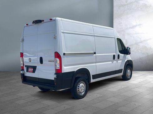 Used 2024 RAM ProMaster 2500 w/ Convenience Group FWD image 6
