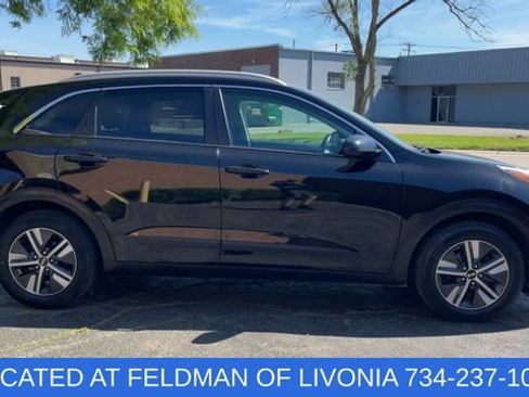 Used 2020 Kia Niro LXS FWD image 9