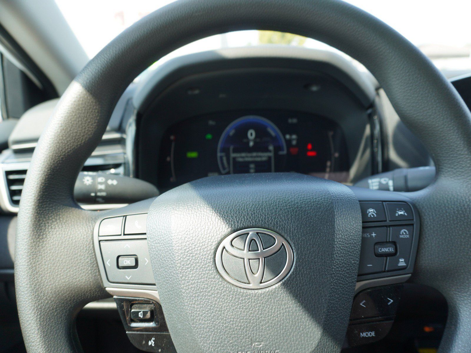 Used 2025 Toyota Camry LE w/ Convenience Package FWD image 22