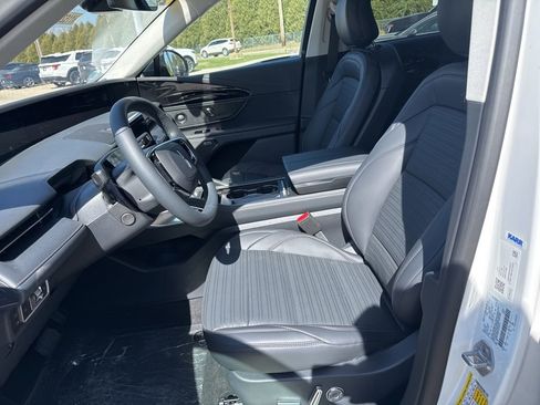 New 2026 Lincoln Nautilus Reserve w/ Jet Appearance Package AWD/4WD image 7