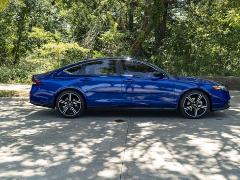Used 2023 Honda Accord Sport image 10