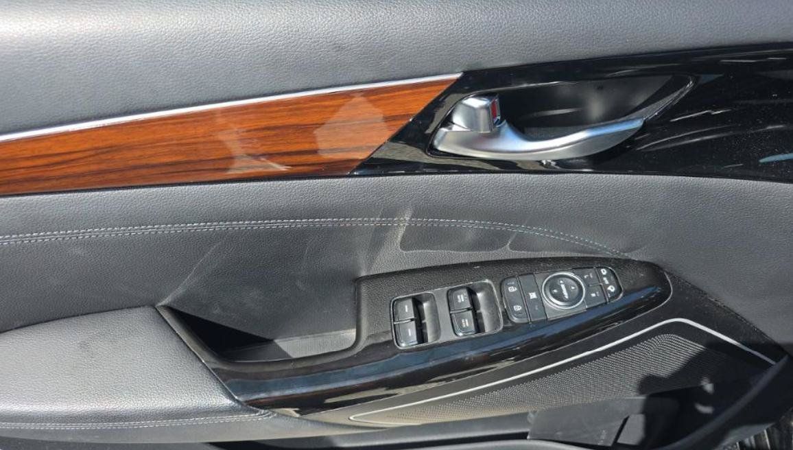 Used 2019 Kia Cadenza Premium FWD image 11