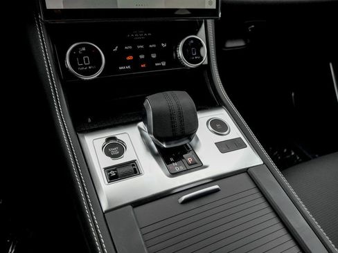 New 2026 Jaguar F-PACE R-Dynamic S image 15