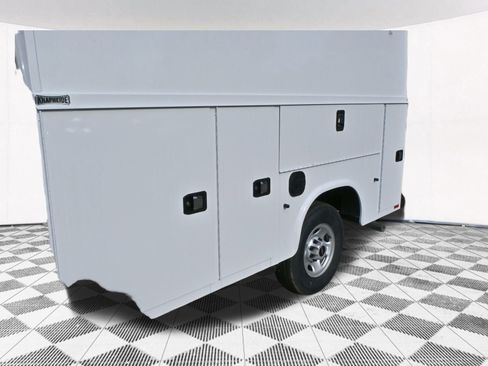 New 2025 GMC Savana 3500 w/ Power Convenience Package image 4