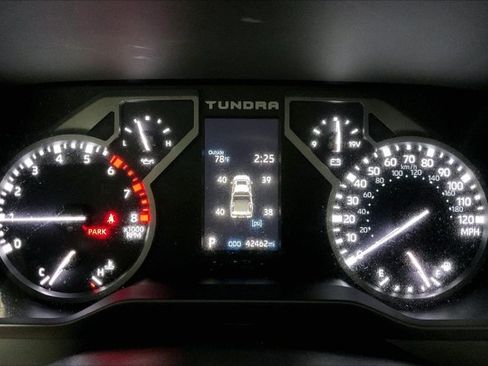 Used 2022 Toyota Tundra SR5 w/ SR5 Convenience Package AWD/4WD image 20