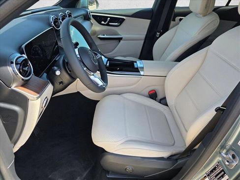 Used 2026 Mercedes-Benz GLC 300 image 14