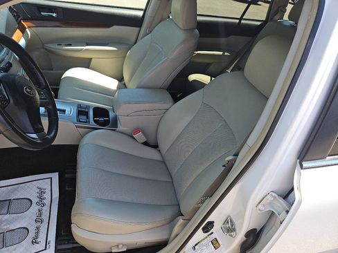 Used 2013 Subaru Outback 2.5i Limited w/ Moonroof Pkg AWD/4WD image 14