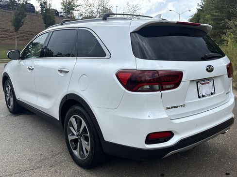 Used 2019 Kia Sorento EX image 7