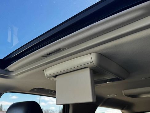 Used 2014 Chevrolet Suburban LTZ image 18