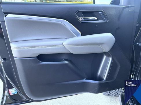 Used 2024 Chevrolet Colorado ZR2 w/ Technology Package AWD/4WD image 9