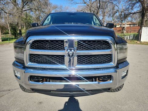 Used 2018 RAM 2500 SLT w/ Luxury Group image 2