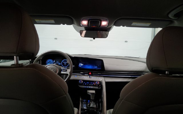 Used 2025 Hyundai Elantra SEL FWD image 26