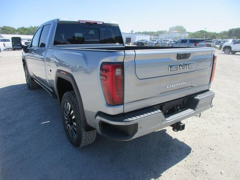 New 2026 GMC Sierra 3500 Denali Ultimate AWD/4WD image 7