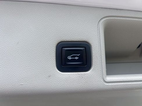 Used 2019 GMC Terrain Denali w/ Advanced Safety Package AWD/4WD image 19