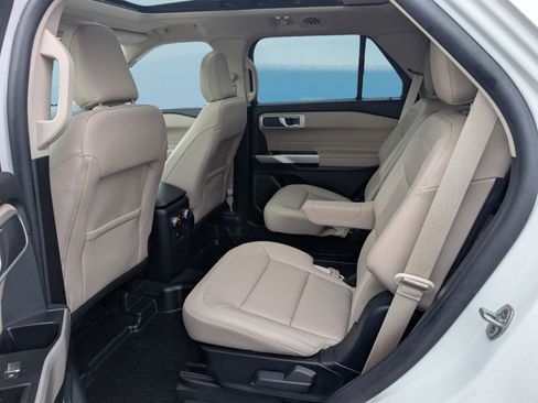 Used 2023 Ford Explorer XLT w/ Equipment Group 202A image 15