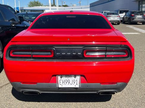 Used 2022 Dodge Challenger R/T RWD image 5