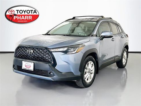 Used 2023 Toyota Corolla Cross LE image 1