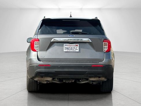 Used 2023 Ford Explorer XLT image 4