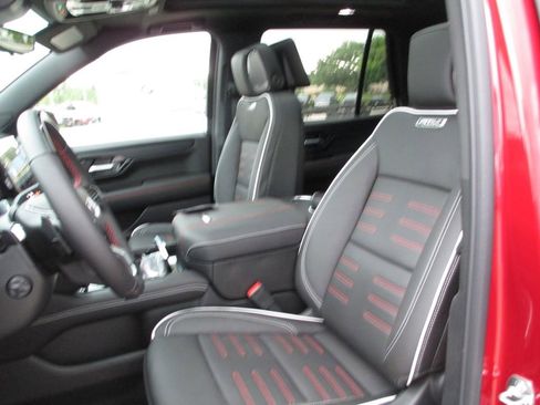 New 2026 GMC Yukon AT4 Ultimate AWD/4WD image 11