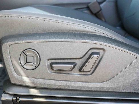 Used 2025 Audi Q3 2.0T Premium image 30