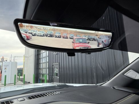 Used 2025 Chevrolet Silverado 2500 ZR2 w/ Technology Package image 32