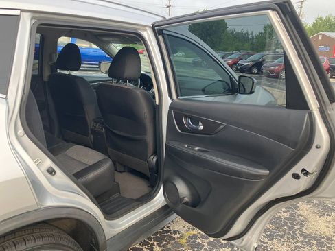 Used 2020 Nissan Rogue SV FWD image 15