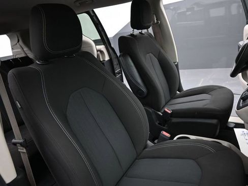Used 2023 Chrysler Voyager LX FWD image 24