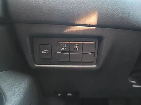 Used 2018 MAZDA CX-5 Touring w/ Preferred Equipment Package FWD image 24