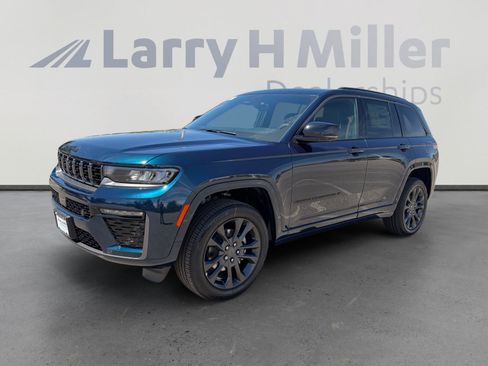 New 2026 Jeep Grand Cherokee Limited AWD/4WD image 1