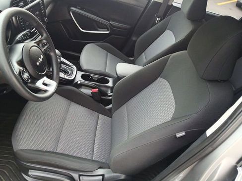 Certified 2025 Kia Soul LX w/ LX Technology Package FWD image 11